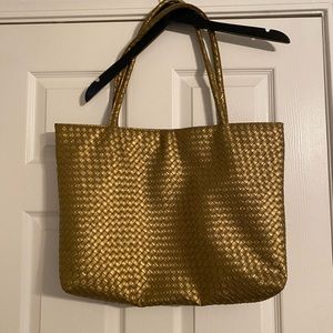 🐠 Belk Tote Bag. Zip Pouch Inside. Weaved Design. Gold.